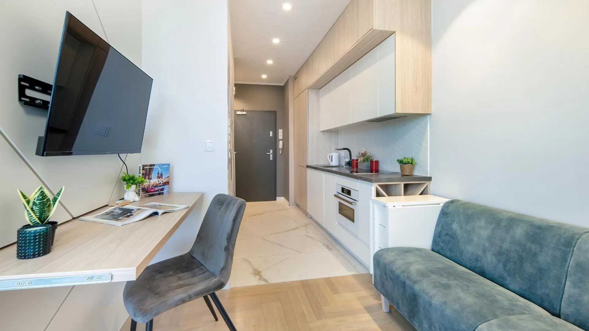Apartment With Balcony And Parking By Noclegi Renters Krakow