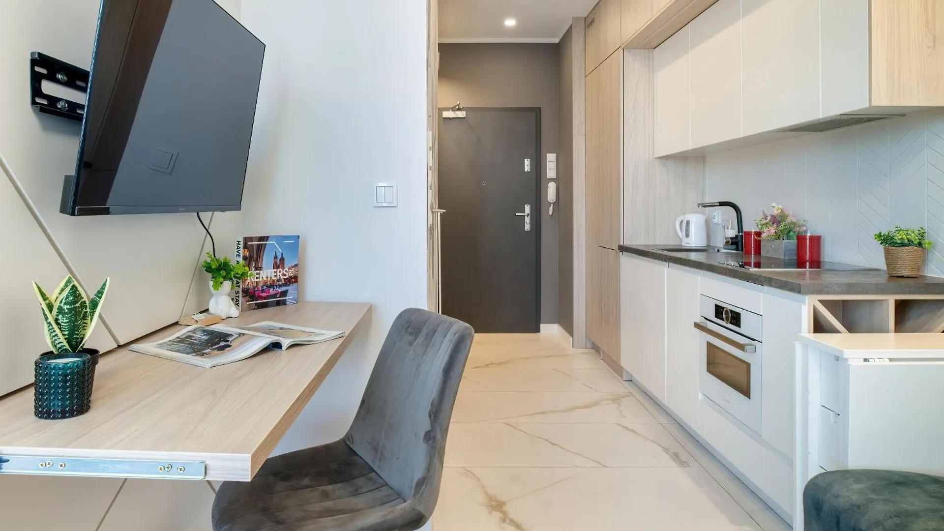 Apartment With Balcony And Parking By Noclegi Renters Krakow
