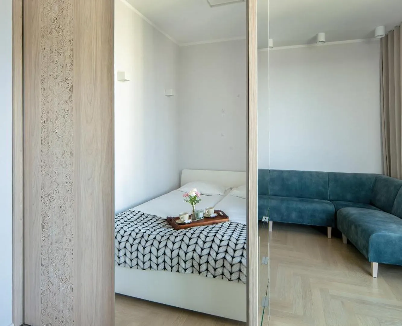 Apartment With Balcony And Parking By Noclegi Renters Krakow