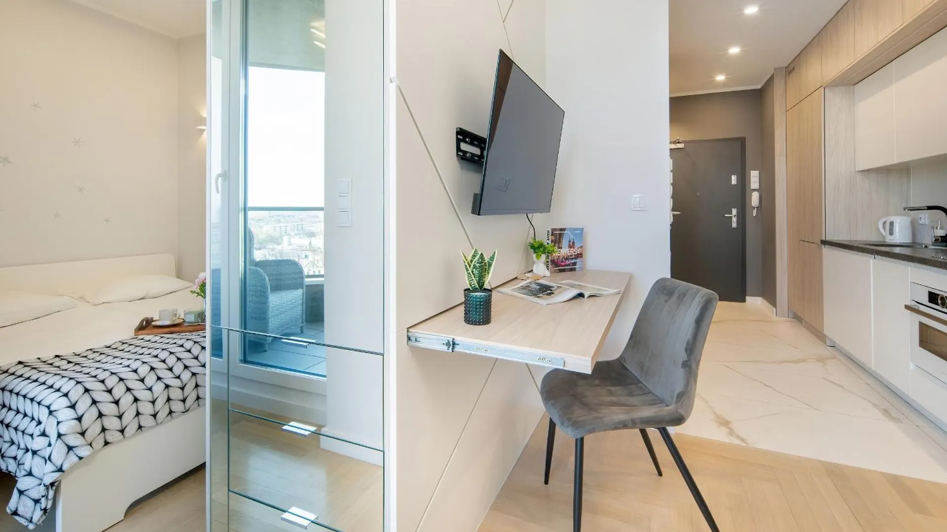 Apartment With Balcony And Parking By Noclegi Renters Krakow